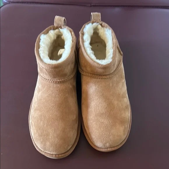 Ugg Tan Suede Ankle Boots with Faux Fur Lining 7 - Picture 3 of 5